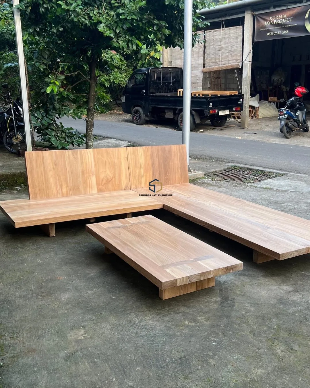 thumbnail-1 thumbnail-1